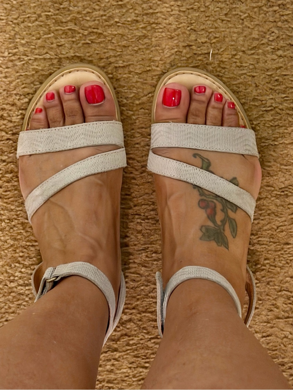 Born women’s August Sandals gray size 10